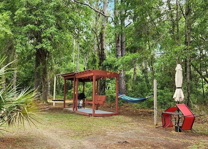 Sea Island Seclusion Marsh View With Beach Pass